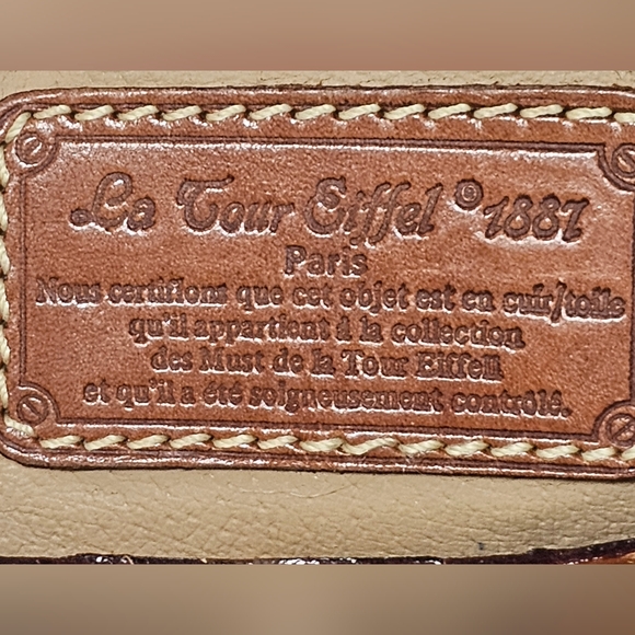 Elegant Tan Leather Handbag - Picture 11 of 13